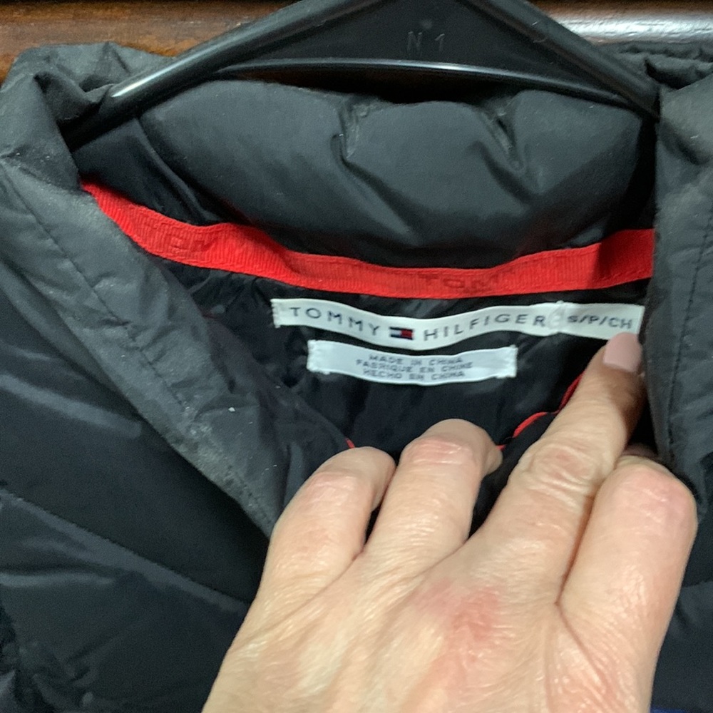 Tommy Hilfiger Down Vest - Picture 2 of 4